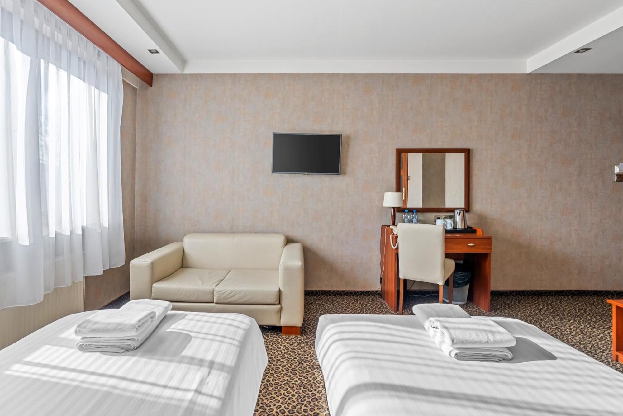 Hotel Diament Vacanza Katowice - Siemianowice Siemianowice Śląskie Exterior foto